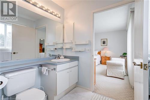 10 Silverbirch Boulevard, Mount Hope, ON - Indoor Photo Showing Bathroom