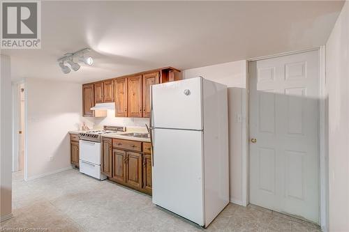 10 Silverbirch Boulevard, Mount Hope, ON - Indoor Photo Showing Kitchen