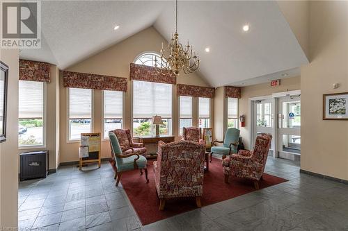 10 Silverbirch Boulevard, Mount Hope, ON - Indoor Photo Showing Living Room