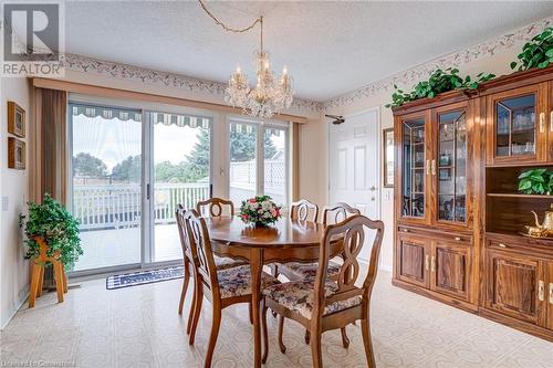 10 Silverbirch Boulevard, Mount Hope, ON - Indoor Photo Showing Dining Room