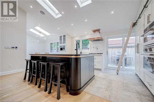 313 Silvana Crescent, Burlington, ON - Indoor Photo Showing Kitchen