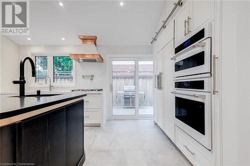 313 Silvana Crescent, Burlington, ON - Indoor Photo Showing Kitchen