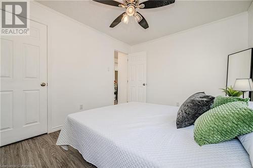 127 East 33Rd Street, Hamilton, ON - Indoor Photo Showing Bedroom