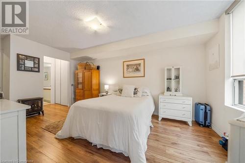 1270 Maple Crossing Boulevard Unit# 204, Burlington, ON - Indoor Photo Showing Bedroom