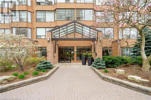 1270 Maple Crossing Boulevard Unit# 204, Burlington, ON - Outdoor