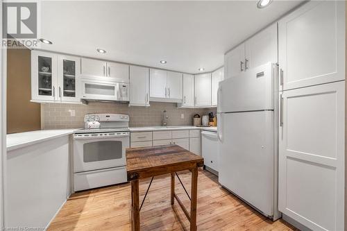 Prep space for the at-home chef - 1270 Maple Crossing Boulevard Unit# 204, Burlington, ON - Indoor Photo Showing Kitchen