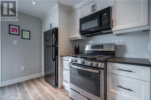 2070 Brant Street Unit# 3, Burlington, ON - Indoor Photo Showing Kitchen