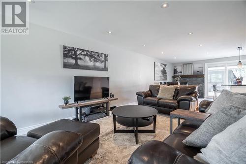 2070 Brant Street Unit# 3, Burlington, ON - Indoor Photo Showing Living Room