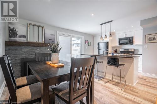 2070 Brant Street Unit# 3, Burlington, ON - Indoor Photo Showing Dining Room