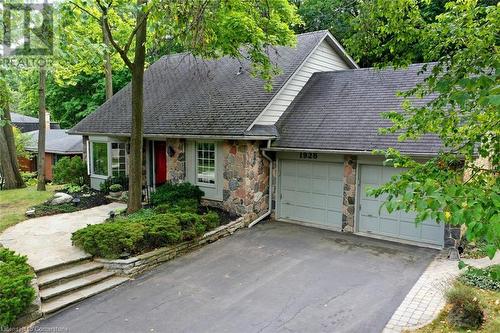 1928 Four Seasons Drive, Burlington, ON - Outdoor