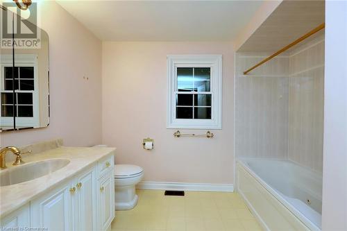 1928 Four Seasons Drive, Burlington, ON - Indoor Photo Showing Bathroom