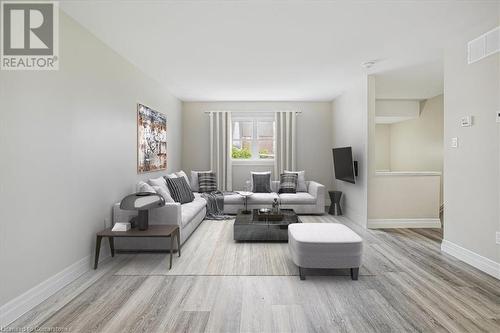 38 Viewpoint Avenue, Hamilton, ON - Indoor Photo Showing Living Room