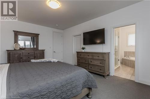 4063 Healing Street, Beamsville, ON - Indoor Photo Showing Bedroom