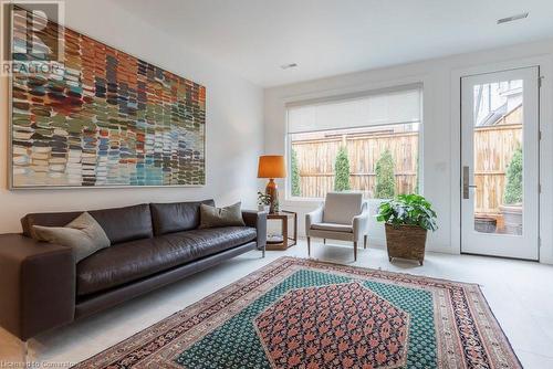 109 Kent Street, Hamilton, ON - Indoor Photo Showing Living Room