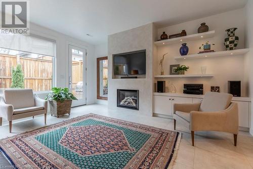 109 Kent Street, Hamilton, ON - Indoor Photo Showing Living Room With Fireplace