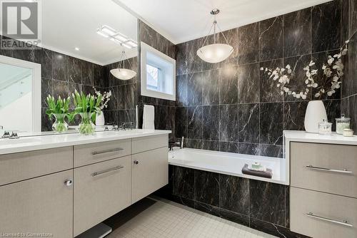 109 Kent Street, Hamilton, ON - Indoor Photo Showing Bathroom