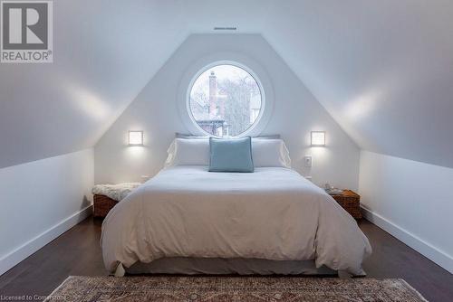 109 Kent Street, Hamilton, ON - Indoor Photo Showing Bedroom