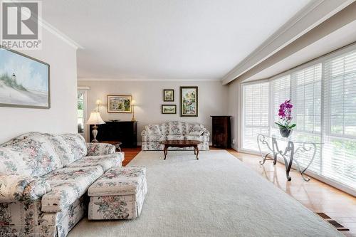 4311 Belfast Avenue, Burlington, ON - Indoor Photo Showing Living Room