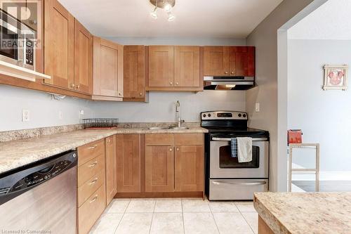 665 Francis Road Unit# 2, Burlington, ON - Indoor Photo Showing Kitchen