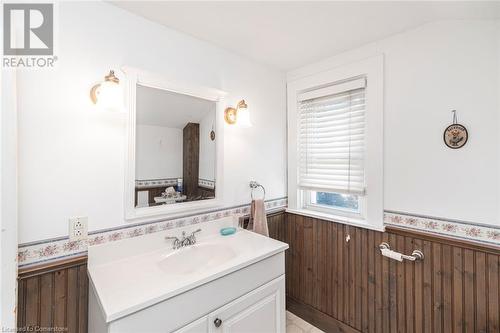 606 Broad Street W, Haldimand County, ON - Indoor Photo Showing Bathroom