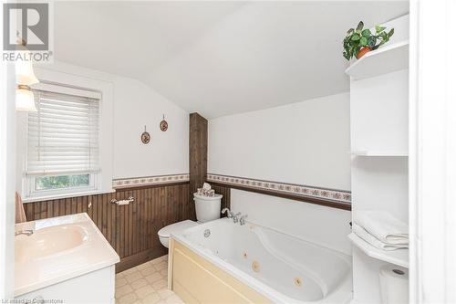 606 Broad Street W, Haldimand County, ON - Indoor Photo Showing Bathroom