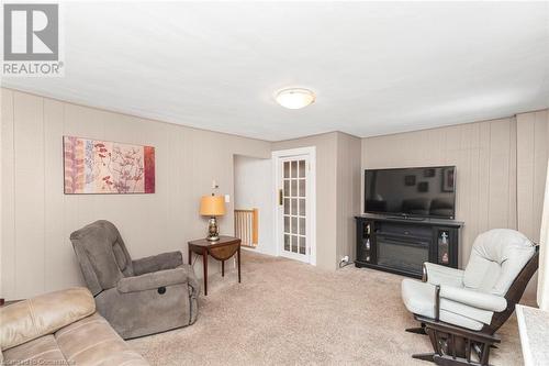 606 Broad Street W, Haldimand County, ON - Indoor Photo Showing Living Room