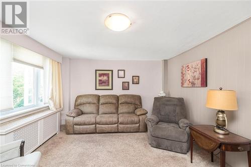 606 Broad Street W, Haldimand County, ON - Indoor Photo Showing Living Room