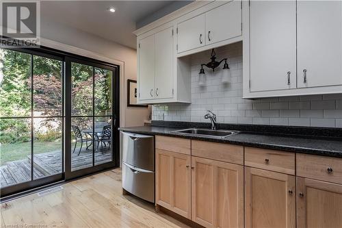 236 Donnelly Drive, Mississauga, ON - Indoor Photo Showing Kitchen