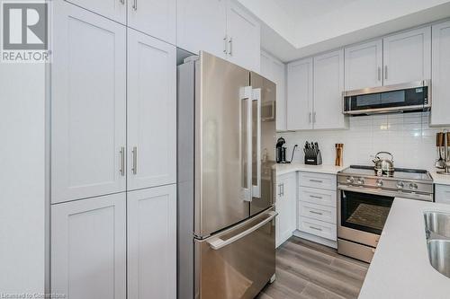 288 Glover Road Unit# 47, Stoney Creek, ON - Indoor Photo Showing Kitchen With Upgraded Kitchen