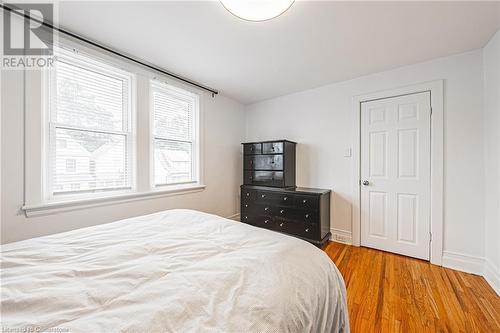 19 Belview Avenue, Hamilton, ON - Indoor Photo Showing Bedroom