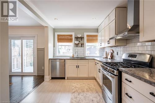 248 Province Street S, Hamilton, ON - Indoor Photo Showing Kitchen