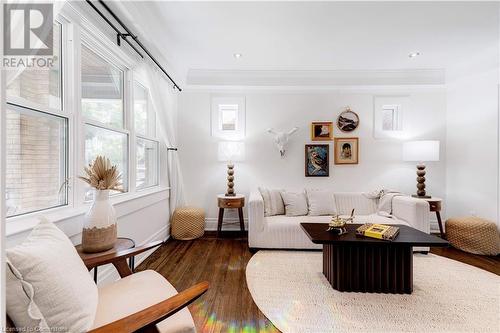 248 Province Street S, Hamilton, ON - Indoor Photo Showing Living Room