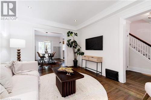 248 Province Street S, Hamilton, ON - Indoor Photo Showing Living Room