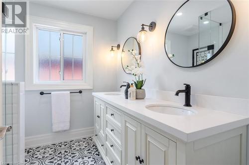 2185 Meadowland Drive, Oakville, ON - Indoor Photo Showing Bathroom