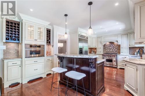 2185 Meadowland Drive, Oakville, ON - Indoor Photo Showing Kitchen With Upgraded Kitchen