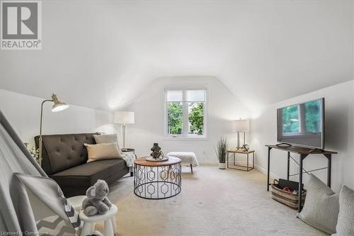 199 Penn Drive, Burlington, ON - Indoor Photo Showing Living Room