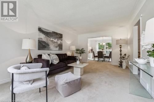 199 Penn Drive, Burlington, ON - Indoor Photo Showing Living Room