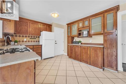 558 Ontario Street, St. Catharines, ON - Indoor Photo Showing Kitchen