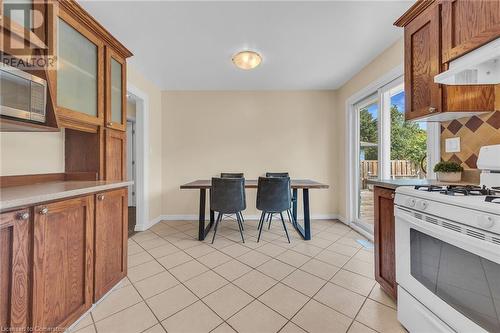 558 Ontario Street, St. Catharines, ON - Indoor Photo Showing Kitchen