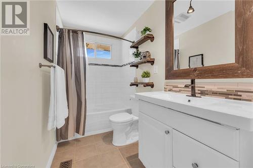 558 Ontario Street, St. Catharines, ON - Indoor Photo Showing Bathroom