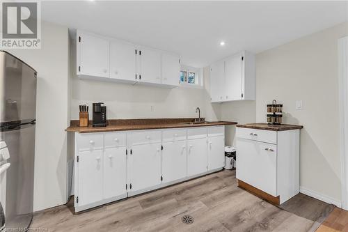 558 Ontario Street, St. Catharines, ON - Indoor Photo Showing Kitchen