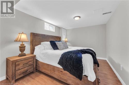 558 Ontario Street, St. Catharines, ON - Indoor Photo Showing Bedroom