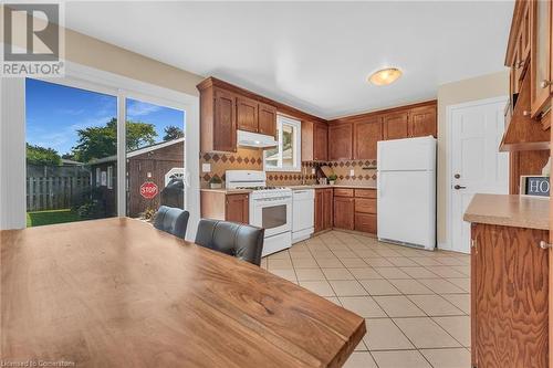 558 Ontario Street, St. Catharines, ON - Indoor Photo Showing Kitchen