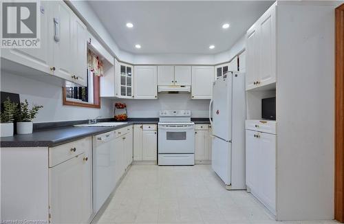 700 Champlain Boulevard Unit# 2, Cambridge, ON - Indoor Photo Showing Kitchen