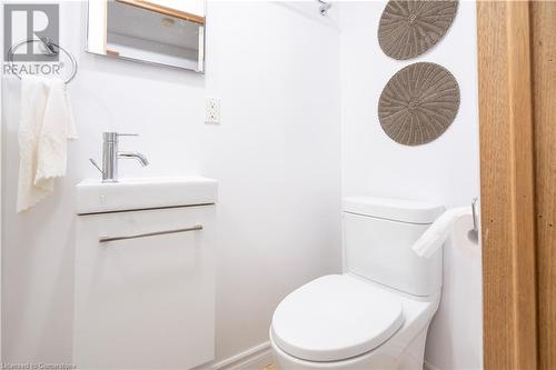 700 Champlain Boulevard Unit# 2, Cambridge, ON - Indoor Photo Showing Bathroom