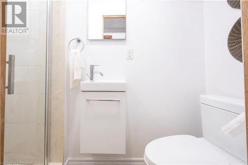 700 Champlain Boulevard Unit# 2, Cambridge, ON - Indoor Photo Showing Bathroom