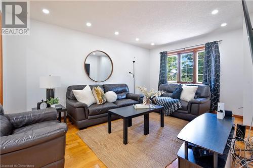 700 Champlain Boulevard Unit# 2, Cambridge, ON - Indoor Photo Showing Living Room