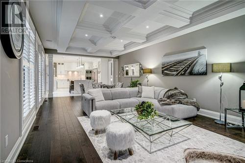 87 Parker Avenue, Ancaster, ON - Indoor Photo Showing Living Room