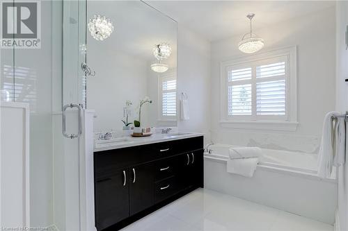 87 Parker Avenue, Ancaster, ON - Indoor Photo Showing Bathroom