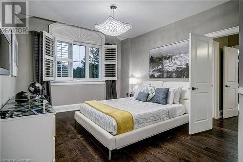 87 Parker Avenue, Ancaster, ON - Indoor Photo Showing Bedroom